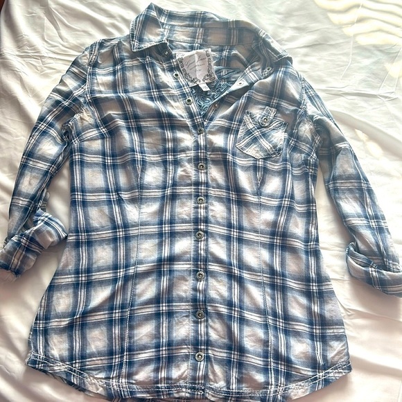 Vintage Blue and White Guess Embossed Plaid Snap Button Down Shirt Size Small - Picture 1 of 7